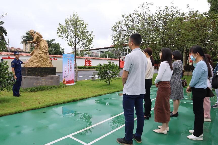 新聞草稿-【培育和踐行社會主義核心價值觀】郁南縣開展愛崗敬業(yè)擔使命   致敬最美“火焰藍”——消防科普體驗活動.wps_3